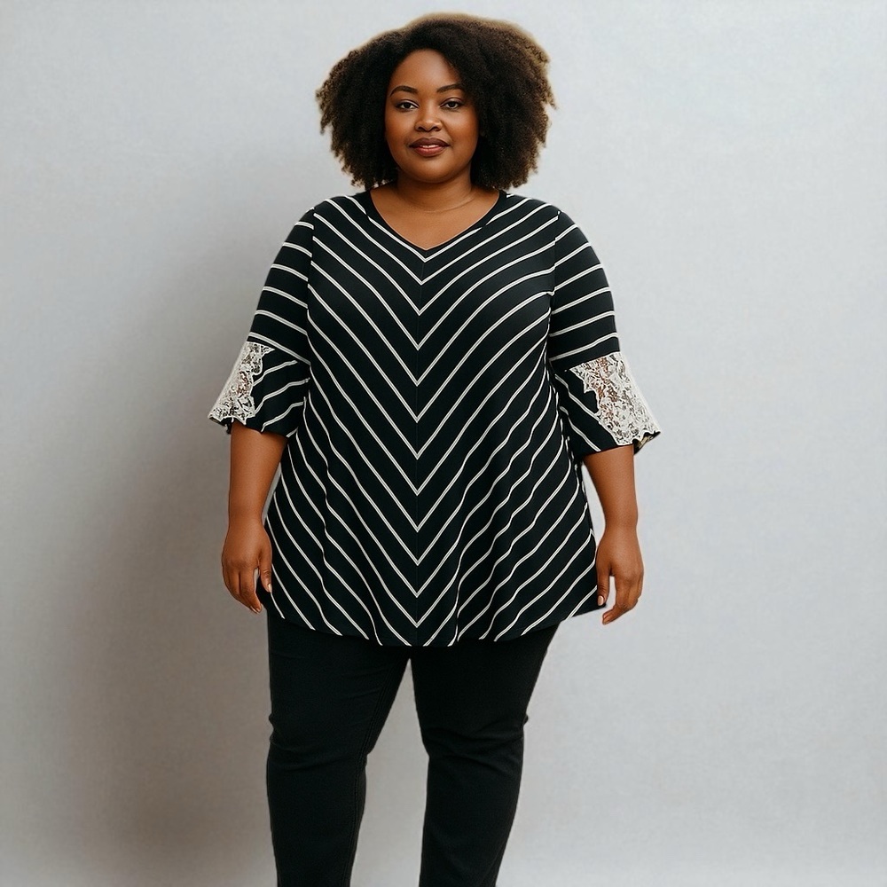 Roommates Women's Black & White Stripe 3/4 Crochet ￼Sleeve Soft Blouse Size 1X‎